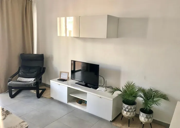 Ground Floor With Pool, Next To The *