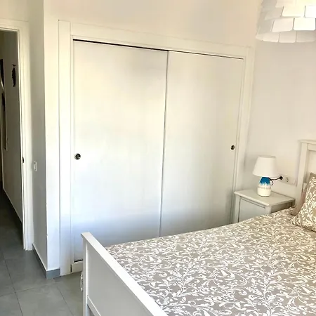 Apartman Playa De Las Cucharas Apartment *