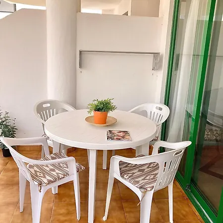 Apartman Playa De Las Cucharas Apartment *